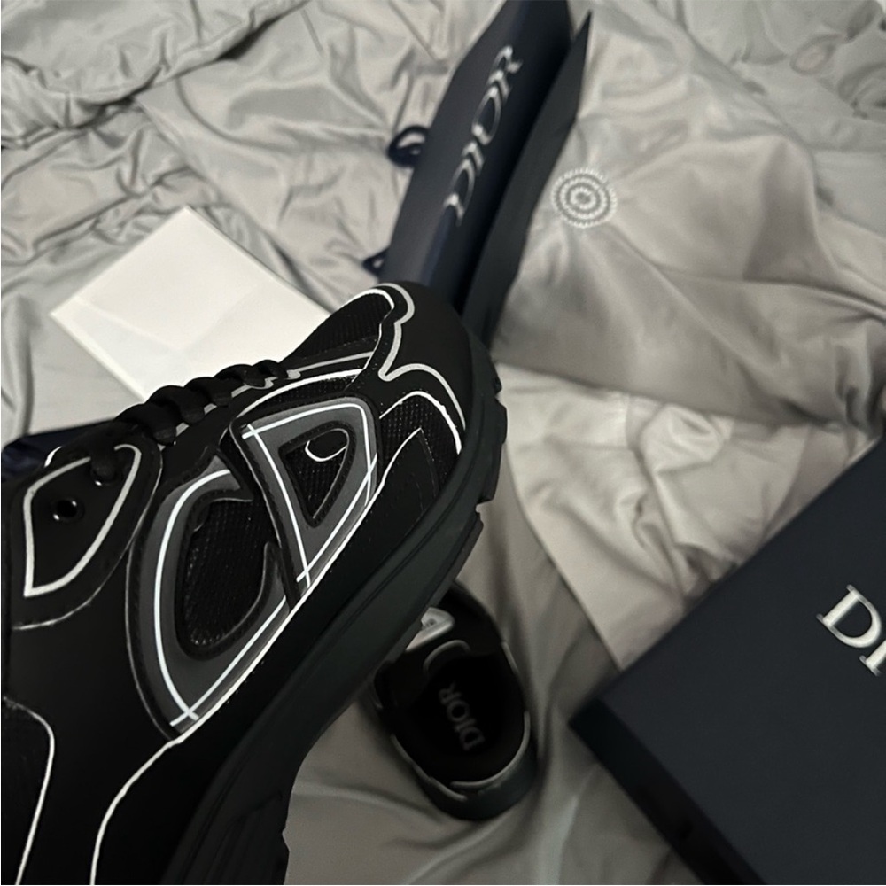 Dior Men's Black and Gray Sneakers - Picture 5 of 6